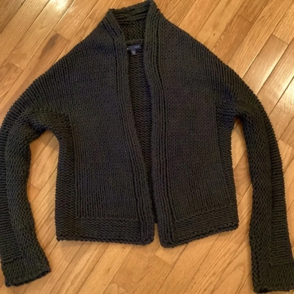 LIKE NEW GAP CHUNKY FISHERMAN HAND KNIT OPEN CARDIGAN BLACK SEMIFITTED SWEATER M